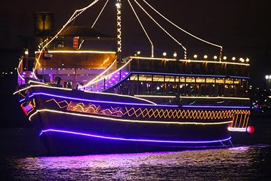 Traditional Premium Dhow Cruise in Deira Creek Dubai